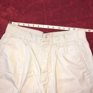 Khaki pleated shorts